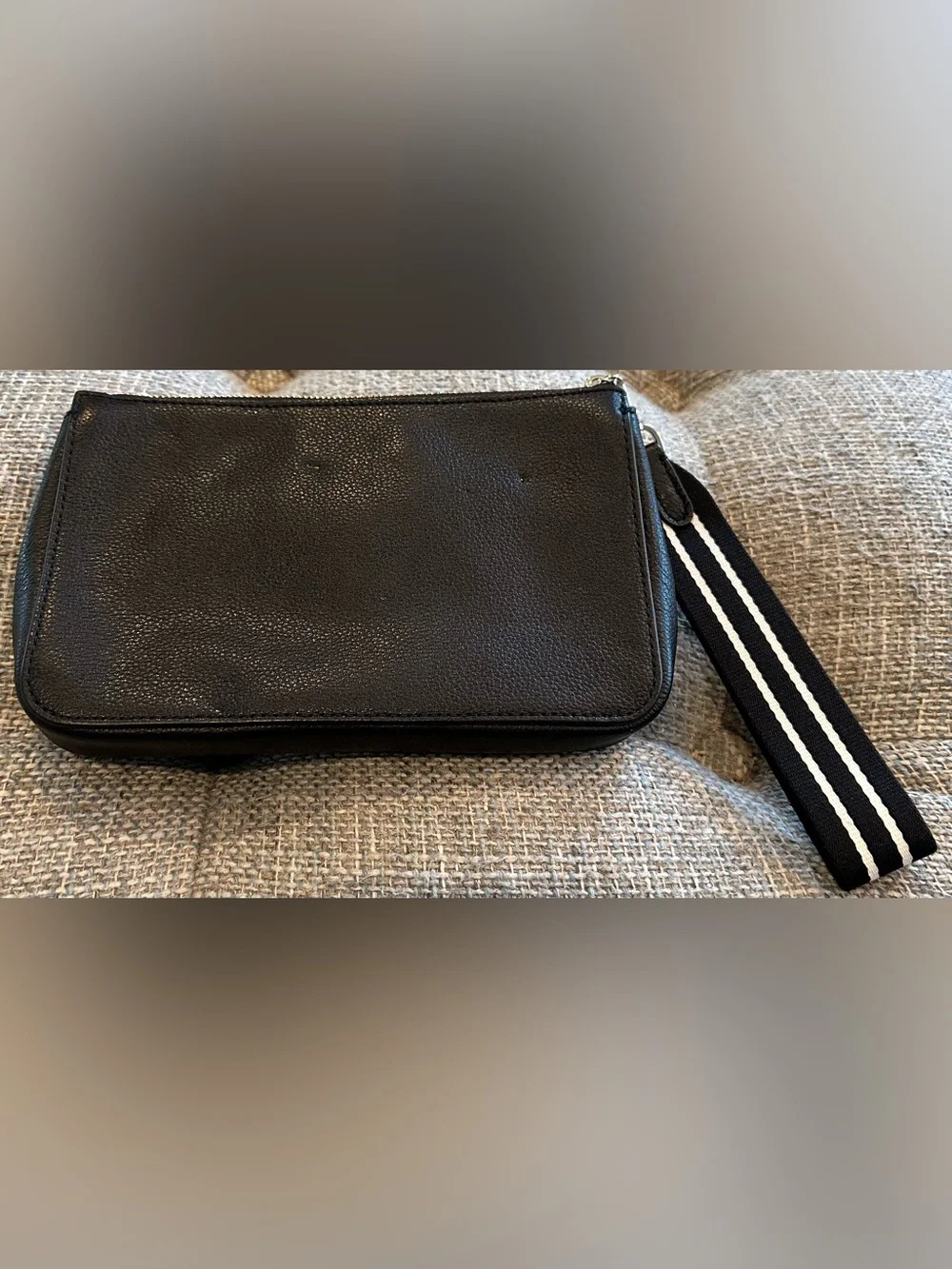 Kate Spade NY Rosie Black Pebbled Leather Wristlet Black/White Striped Strap GUC